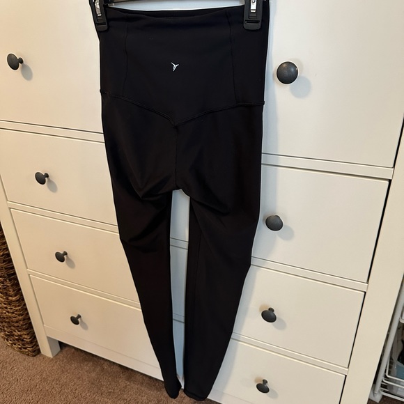 Old Navy High Waisted Workout Leggings - Picture 2 of 3